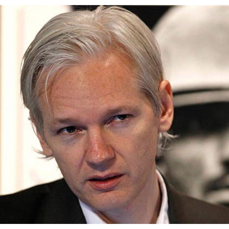 Conceden libertad bajo fianza a Julian Assange